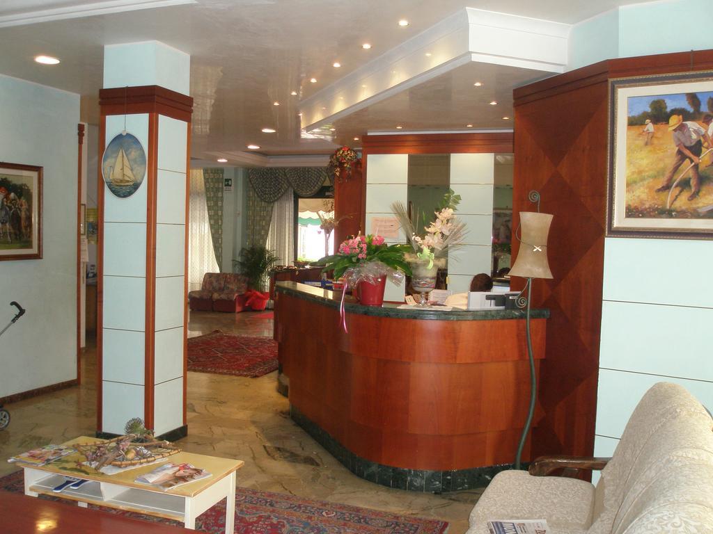 Hotel American Лідо-ді-Єзоло Екстер'єр фото