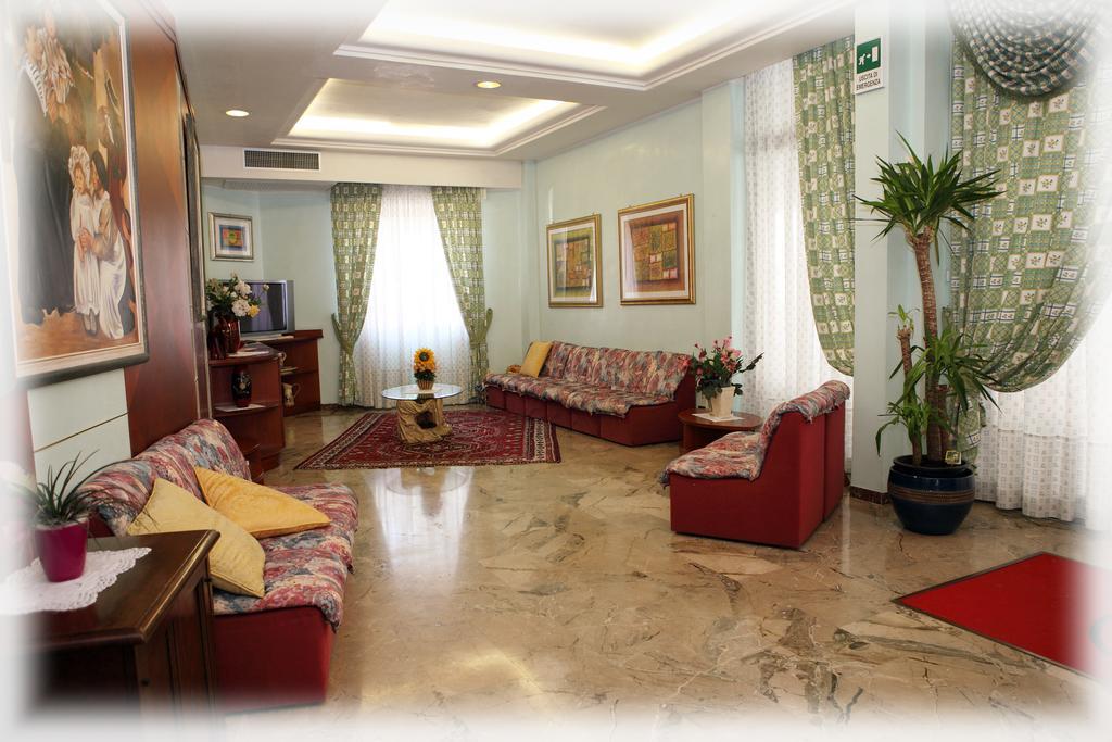 Hotel American Лідо-ді-Єзоло Екстер'єр фото
